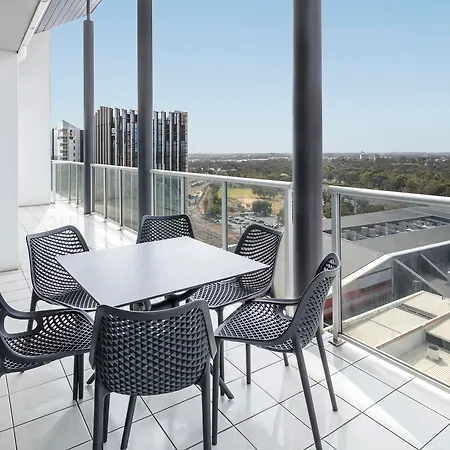 Oaks Adelaide Embassy Suites-2
